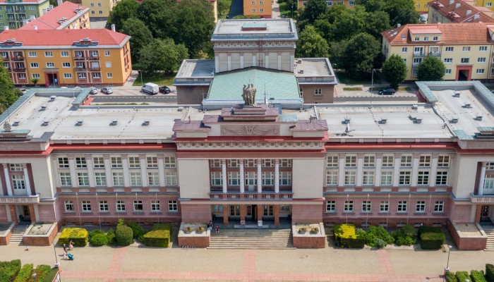 Rekonstrukce Domu kultury na Kulturní a kreativní centrum Ostrov