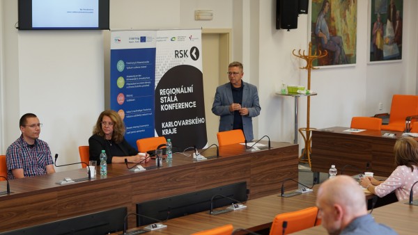 Ostrov hostil seminář k dotacím pořádaný Karlovarským krajem