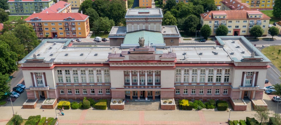 Dům kultury v Ostrově čeká oprava schodiště. Zrekonstruované bude do dětského filmového festivalu